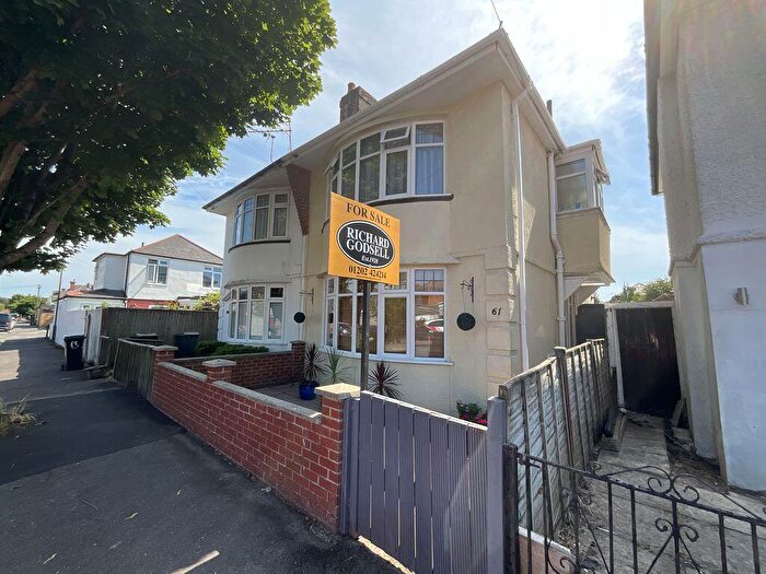3 Bedroom Semi Detached House For Sale In Fenton Road, Southbourne, BH6