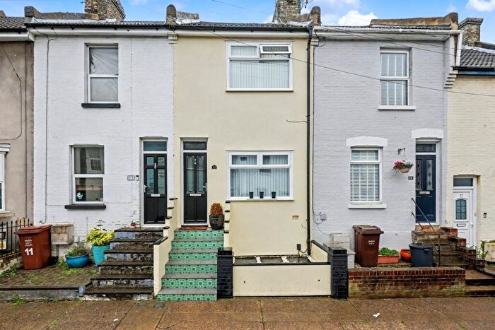 2 Bedroom Terraced House For Sale In Sidney Road, Rochester, ME1