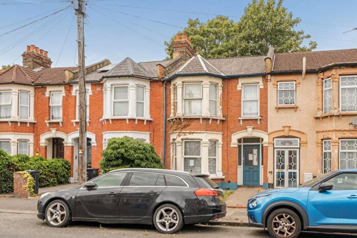 3 Bedroom Terraced House For Sale In Cobham Road, Ilford, IG3