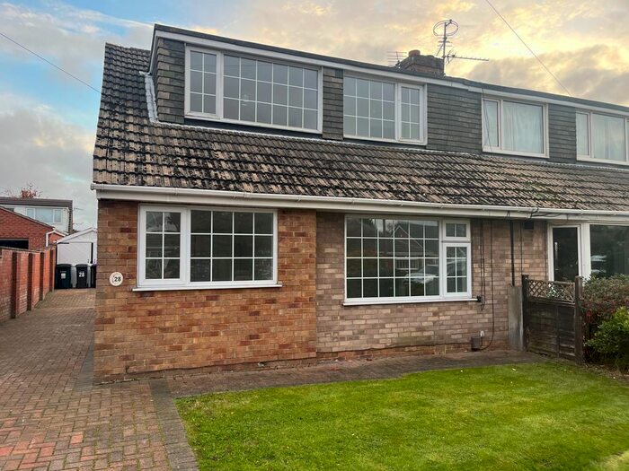 3 Bedroom Semi-Detached House To Rent In Newstead Avenue, Holton Le Clay, Grimsby, DN36