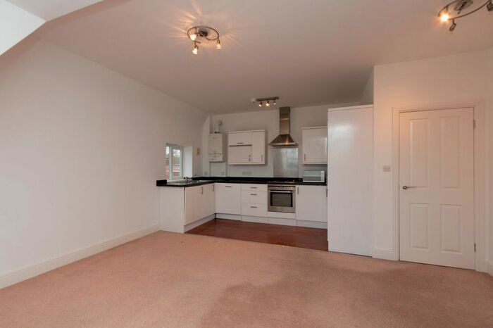 2 Bedroom Flat To Rent In Queens Road, Hersham, Walton-On-Thames, KT12