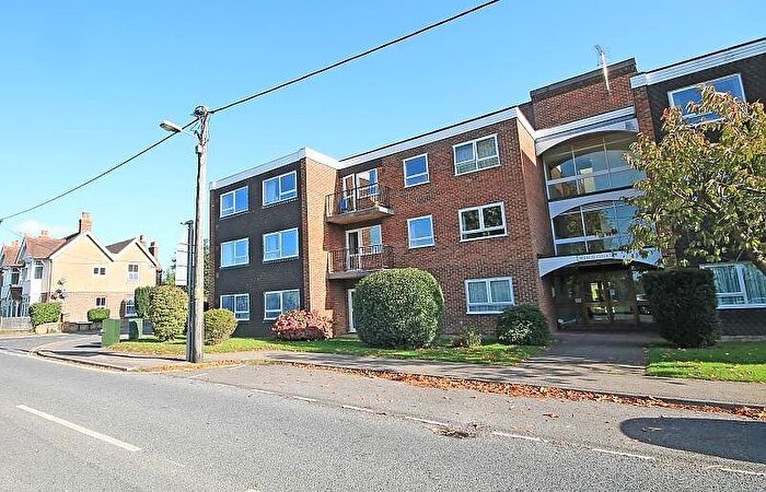 1 Bedroom Flat To Rent In Weald Court, Station Road, Billingshurst, West Sussex, RH14