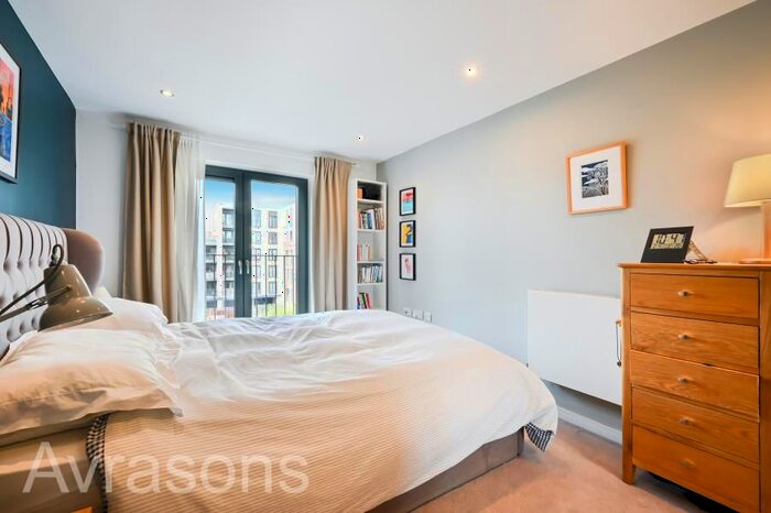 2 Bedroom Flat To Rent In Treherne Court, Eythorne Road, London, SW9