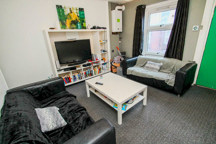 5 Bedroom Terraced House To Rent In Burley Lodge Terrace, LS6