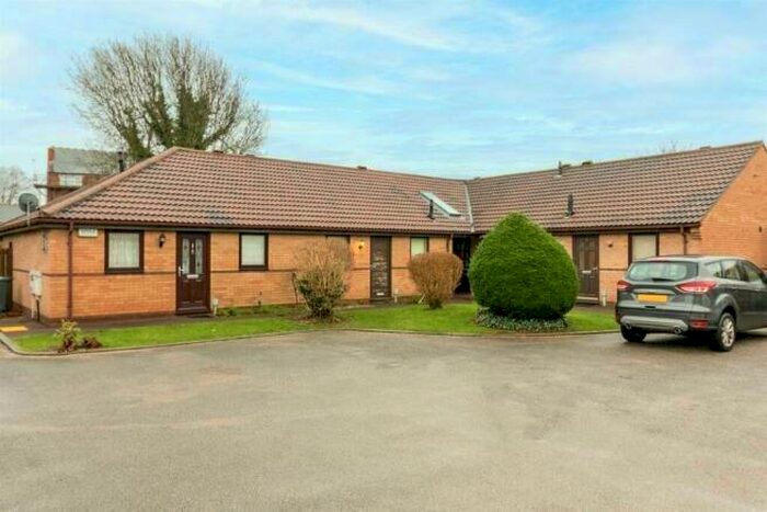 2 Bedroom Bungalow To Rent In Little Bounds, West Bridgford, Nottingham, NG2