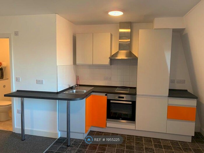 Studio To Rent In Alexandra House, Southampton, SO14