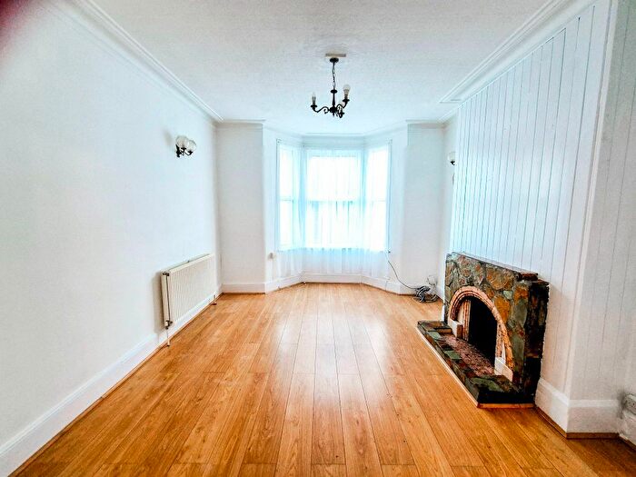 3 Bedroom Terraced House To Rent In Thorpe Road, Barking, Essex, Xj, Uk, IG11