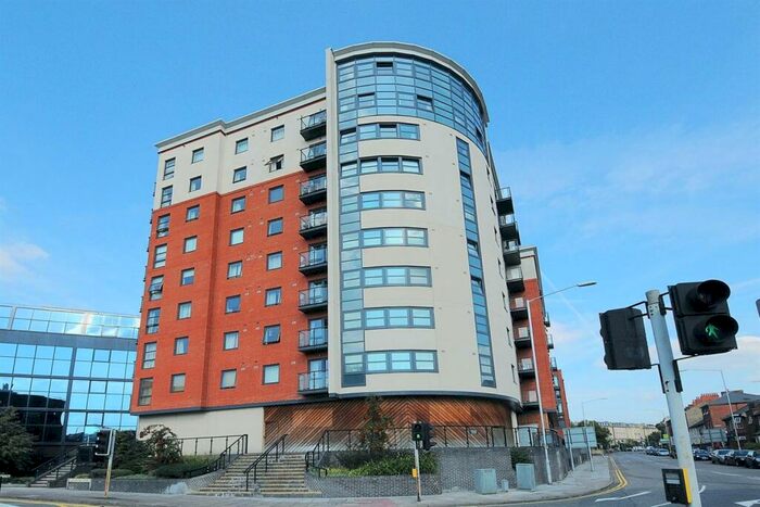 2 Bedroom Apartment To Rent In Watlington Street, Reading, RG1