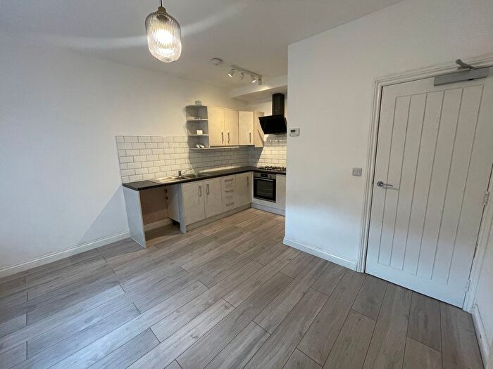 3 Bedroom Flat To Rent In Beatrice Road, Leicester, LE3