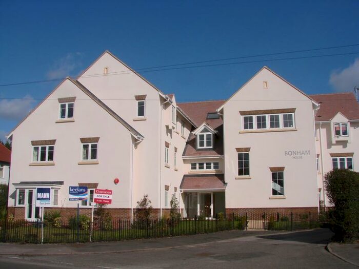 2 Bedroom Apartment To Rent In Woking, GU22