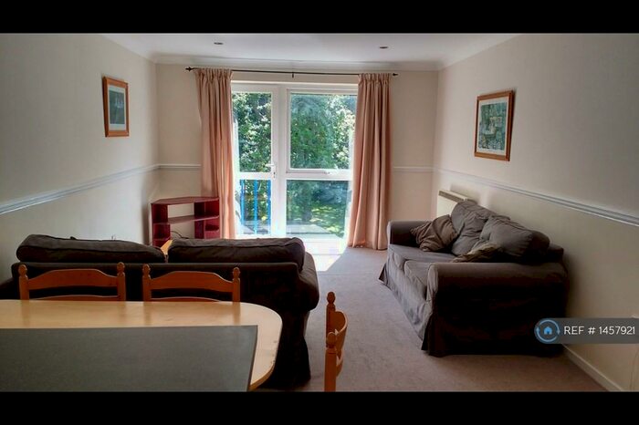 1 Bedroom Flat To Rent In Glenbuck Road, Surbiton, KT6