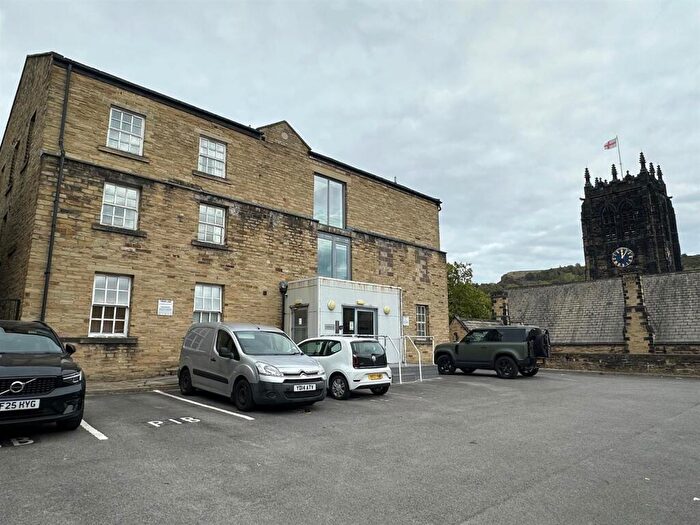1 Bedroom Apartment To Rent In Causeway House, Halifax Centre, HX1