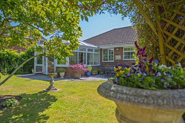 3 Bedroom Bungalow For Sale In Castle Dore, Swindon, SN5