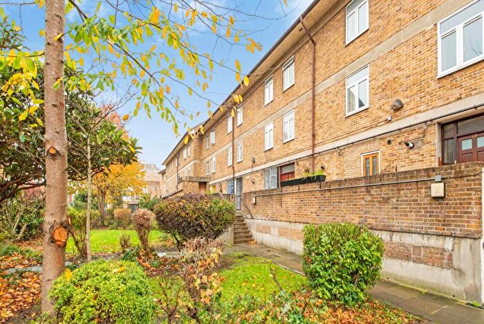 3 Bedroom House For Sale In Kingsland Road, London, E2