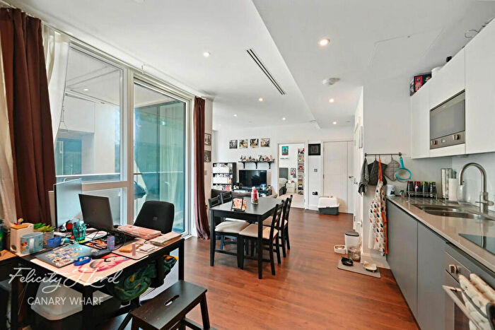 1 Bedroom Apartment For Sale In Harbour Way, London, E14