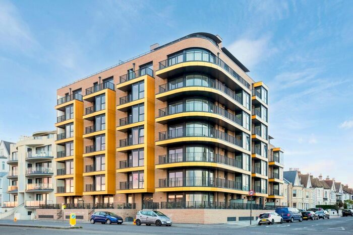 1 Bedroom Flat To Rent In Kingsway, Hove, BN3