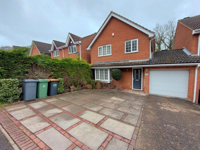 4 Bedroom Detached House To Rent In West Hill, Dunstable, LU6