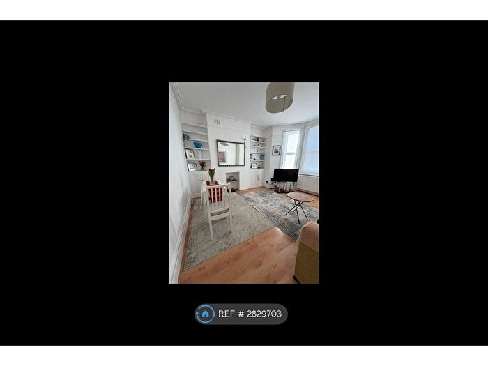 2 Bedroom Flat To Rent In Essendine Road, London, W9