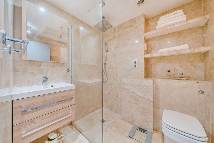 1 Bedroom Flat For Sale In Chesterton Road, North Kensington, London, W10