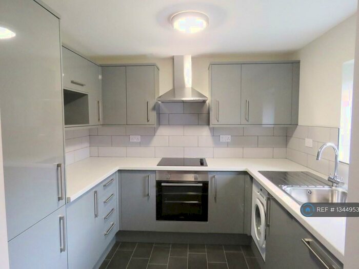 1 Bedroom Flat To Rent In The Approach, Northampton, NN5
