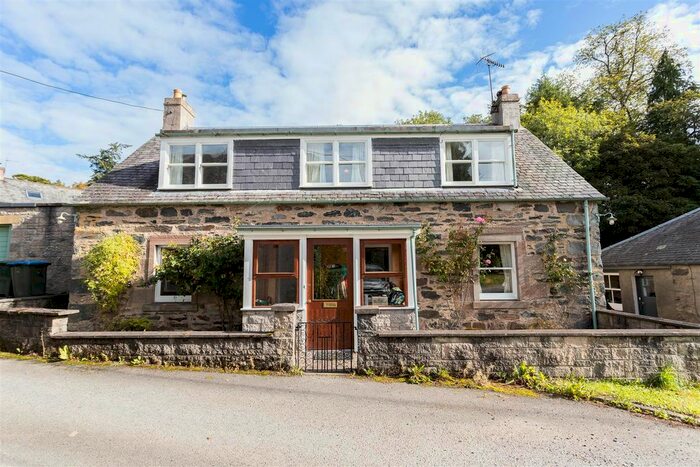 4 Bedroom Property For Sale In Inver, Dunkeld, PH8