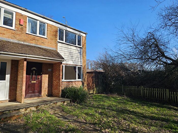 3 Bedroom End Of Terrace House To Rent In Pinewood Park, Farnborough, GU14