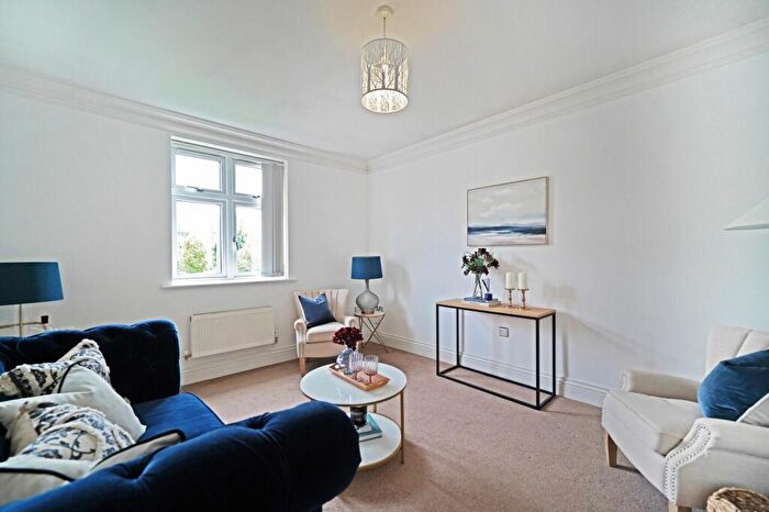 2 Bedroom Apartment For Sale In Station Road, Dorridge, B93