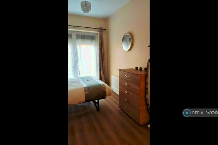 Studio To Rent In Tottenham Lane, London, N8