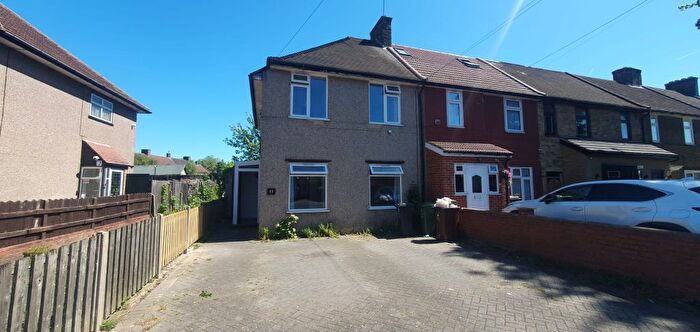 3 Bedroom Semi-Detached House To Rent In Bennetts Castle Lane, Dagenham, RM8