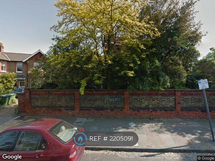 2 Bedroom Flat To Rent In Westcombe Park Road, London, SE3