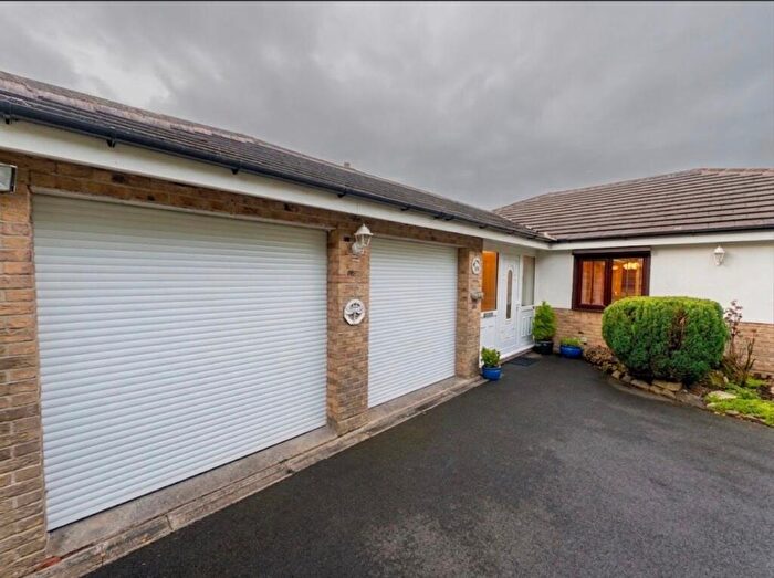 3 Bedroom Bungalow To Rent In Applecross Drive, Burnley, BB10