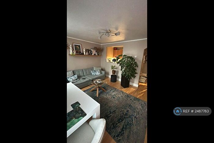 2 Bedroom Flat To Rent In Mitcham Road, Croydon, CR0