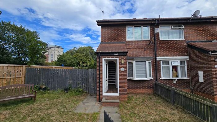 2 Bedroom Semi-Detached House To Rent In Finchale Close, Hendon, Sunderland, Tyne And Wear, SR2
