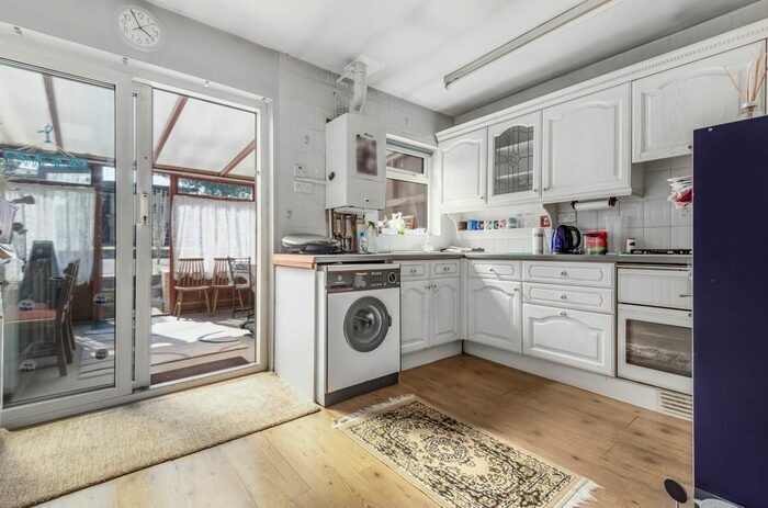 3 Bedroom Terraced House To Rent In Collindale Avenue, Erith, DA8