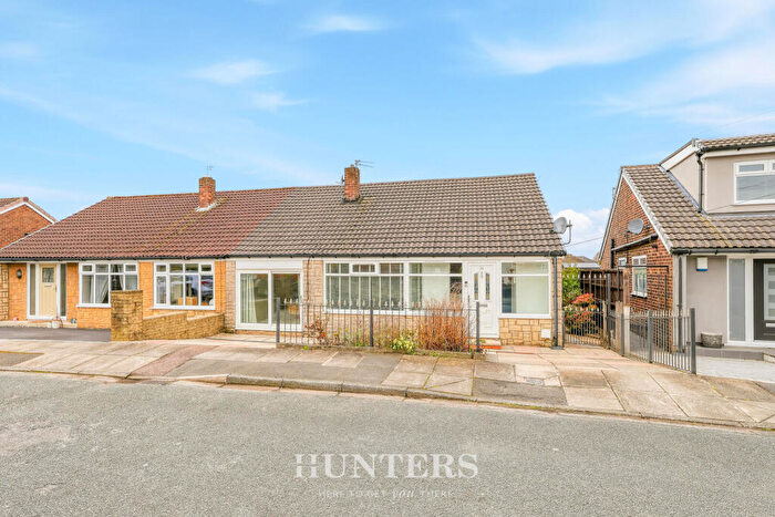 2 Bedroom Semi-Detached Bungalow For Sale In Frampton Close, Alkrington, Manchester, M24