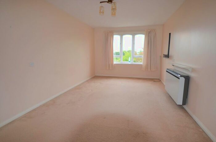 1 Bedroom Flat To Rent In Ainsley Close, London, N9