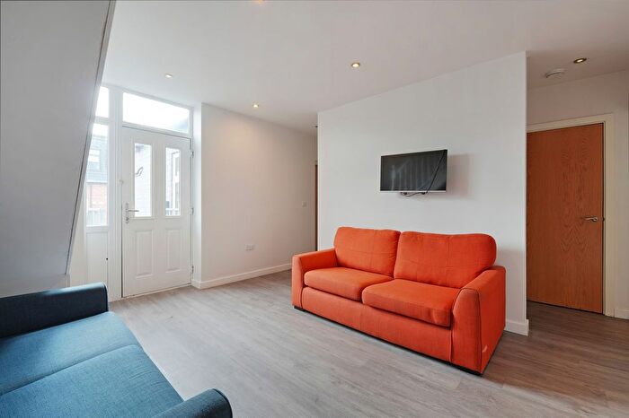 4 Bedroom Flat To Rent In Ecclesall Road, Sheffield, S11