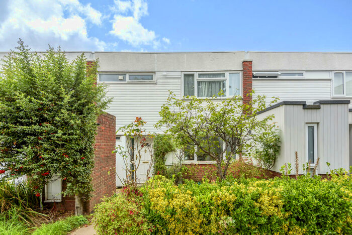 3 Bedroom Terraced House To Rent In Brantwood Gardens, West Byfleet, KT14