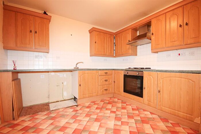 2 Bedroom Flat To Rent In Lime Grove, Rushden, NN10