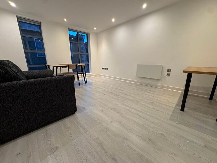 1 Bedroom Flat To Rent In George Street, Nottingham, Nottinghamshire, NG1