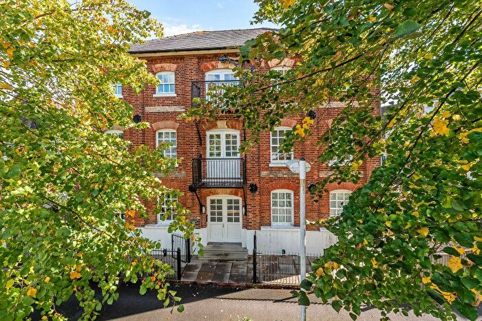 1 Bedroom Apartment For Sale In Parsonage Square, Dorking, RH4
