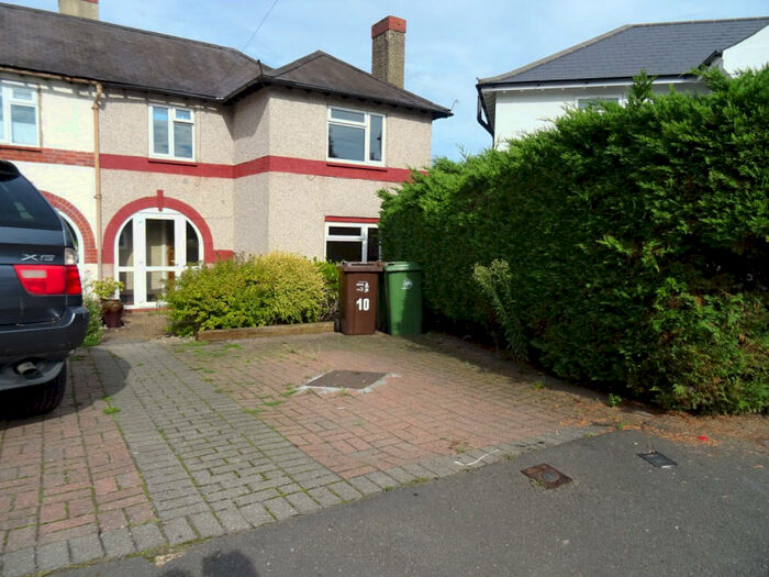 3 Bedroom Semi-Detached House To Rent In Grassway, Wallington, Surrey, SM6