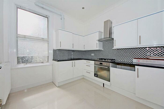 3 Bedroom Maisonette To Rent In Clifford Gardens, Kensal Rise, London, NW10