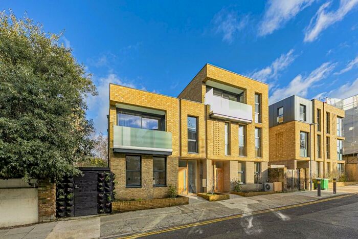 2 Bedroom House To Rent In St. Andrew's Road, Surbiton, KT6