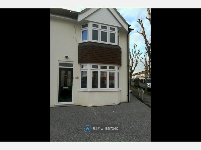 2 Bedroom Flat To Rent In Cheam Sutton, Sutton, SM3