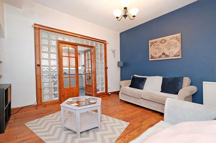 1 Bedroom Flat To Rent In Holburn Street, Ground Left, Aberdeen, AB10
