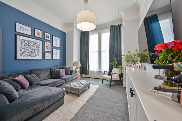 2 Bedroom Flat For Sale In West Hill, West Hill, London, SW15