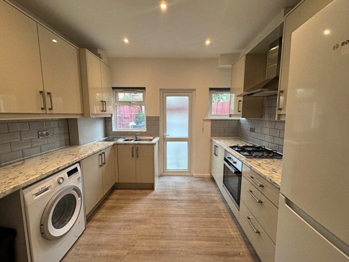 4 Bedroom Terraced House To Rent In Totterdown Street, Tooting Broadway, London, SW17