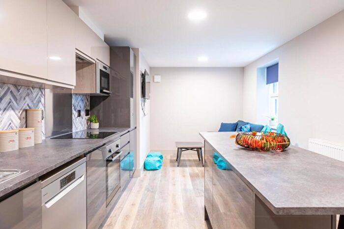 5 Bedroom Flat To Rent In -Gloucester Road, Bristol, BS7