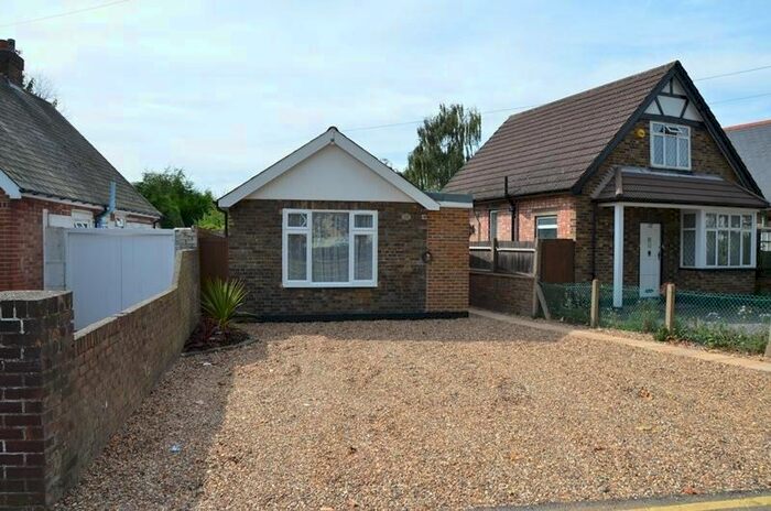 3 Bedroom Detached Bungalow To Rent In Royal Lane, Hillingdon, UB8